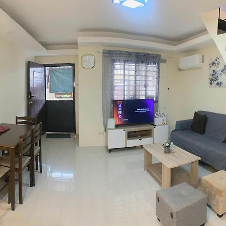 2 Bedroom Townhouse In Bacolod City Екстериор снимка