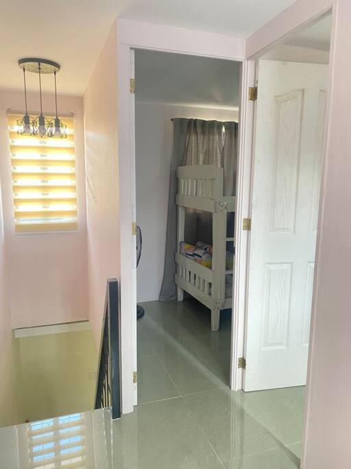2 Bedroom Townhouse In Bacolod City Екстериор снимка