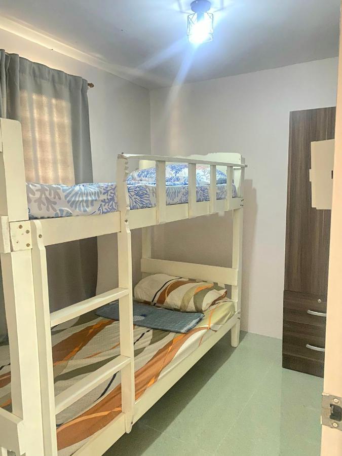2 Bedroom Townhouse In Bacolod City Екстериор снимка