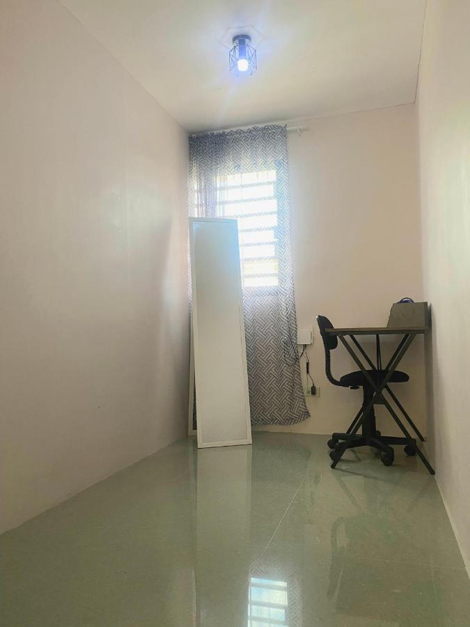 2 Bedroom Townhouse In Bacolod City Екстериор снимка